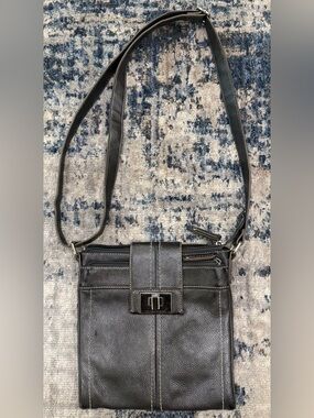 $25 Tignanello crossbody organizer bag